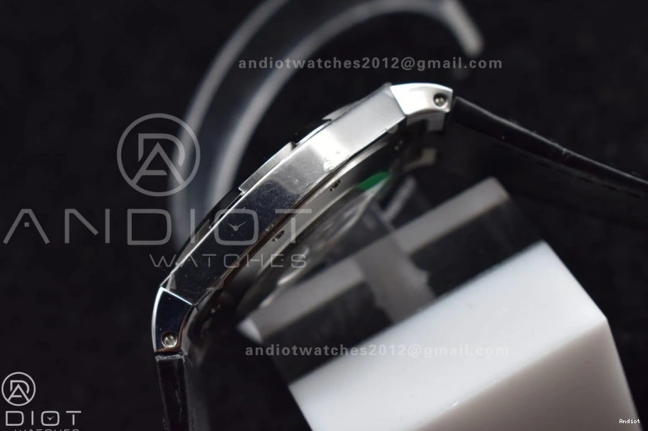 Rubber Overseas Strap Black on SS Black Dial 8F Maker 0317